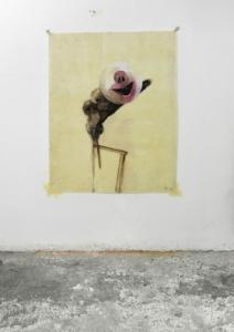 Disegno che aspetta, 2010. Vetroresina, stoffa, cera, pastelli, nastro adesivo di carta e polvere di colore, cm 120 x 150
